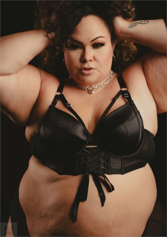 Latina BBW Vicky Plush Cleans Jay Playhard’s BBC