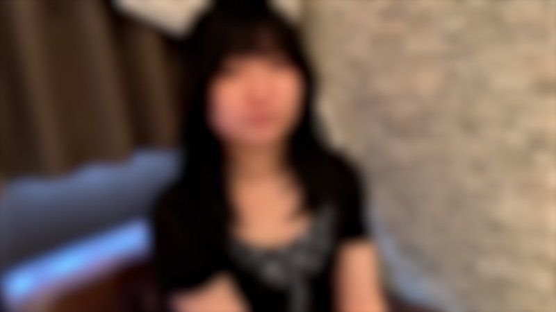 ※僅限本次販售結束※最初也是最後的18歲幾乎未經驗女孩。明明對色色的事情好像沒興趣,卻用誇張的呻吟聲不斷高潮,太色了。本次和下一部作品都不會再出現。