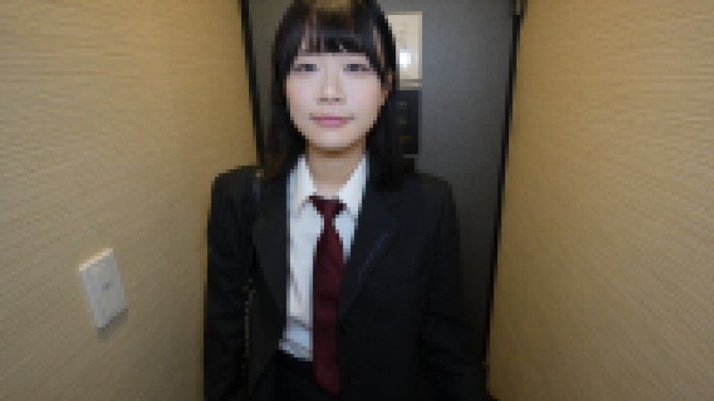 【首次70%OFF】0363_009 美咲醬18歲 放學後直接穿著沒穿內褲沒穿胸罩的制服去愛情旅館密會！展現F罩杯白皙胸部與濃密陰毛,並以細心服務的深喉口交解禁人生首次口內射精